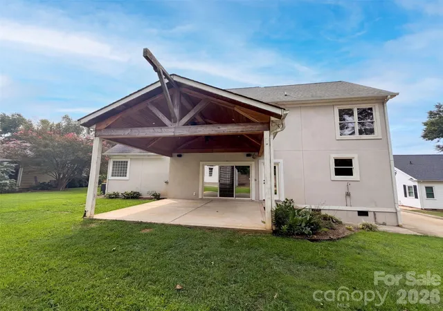 Photo 4 of Single family home for sale at 142 Bain Ln, Mooresville, NC 28117 | MLS# 4419563 | Listing updated on 2026-09-24