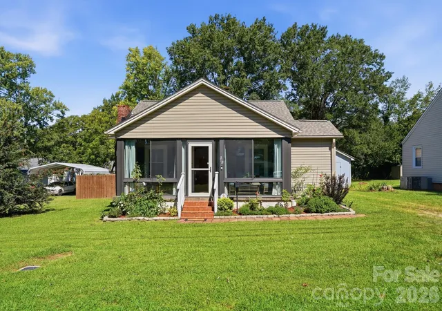 Photo 2 of Single family home for sale at 605 Peach St, Kannapolis, NC 28083 | MLS# 4419571 | Listing updated on 2026-09-21