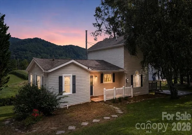 Photo 1 of Single family home for sale at 308 Browntown Rd, Leicester, NC 28748 | MLS# 4419572 | Listing updated on 2026-08-30