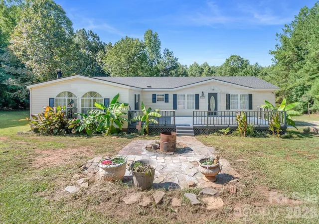 Photo 1 of Single family home for sale at 3017 Heather Hl Ln, Richburg, SC 29729 | MLS# 4419578 | Listing updated on 2026-09-01