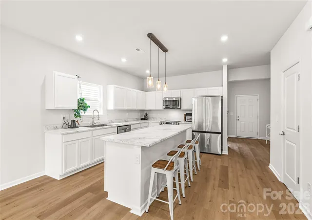 Photo 4 of Single family home for sale at 9022 Evercrisp Ln, Charlotte, NC 28215 | MLS# 4419604 | Listing updated on 2026-08-30