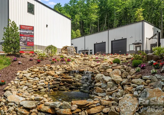 Photo 2 of Condo for sale at 115 Speed Wy #B, Lake Toxaway, NC 28747 | MLS# 4419614 | Listing updated on 2026-08-31