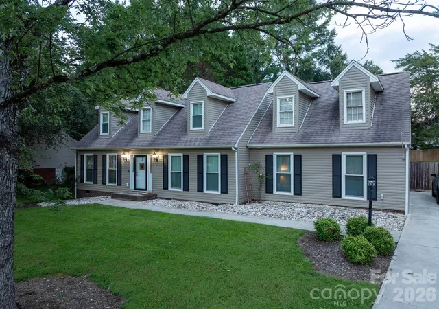 Photo 1 of Single family home for sale at 922 Plantation Dr, Lenoir, NC 28645 | MLS# 4419615 | Listing updated on 2026-09-16