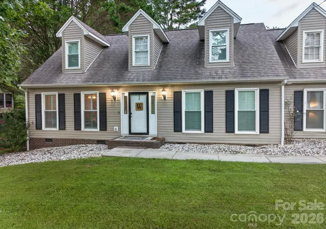Photo 3 of Single family home for sale at 922 Plantation Dr, Lenoir, NC 28645 | MLS# 4419615 | Listing updated on 2026-09-16