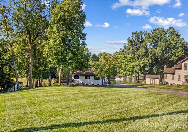 Photo 2 of Single family home for sale at 150 Shady Cove Dr, Troutman, NC 28166 | MLS# 4419626 | Listing updated on 2026-09-28