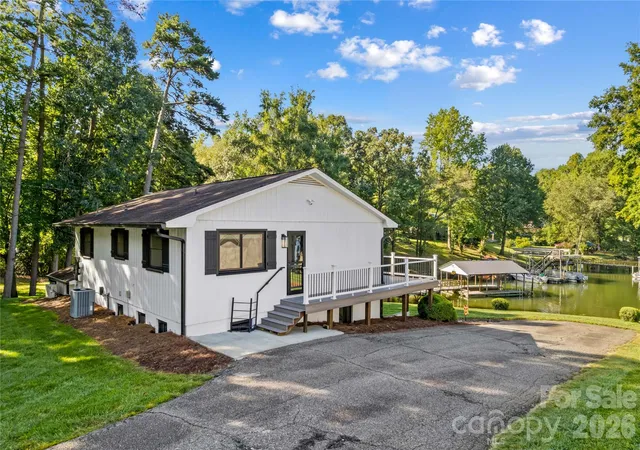 Photo 3 of Single family home for sale at 150 Shady Cove Dr, Troutman, NC 28166 | MLS# 4419626 | Listing updated on 2026-09-28