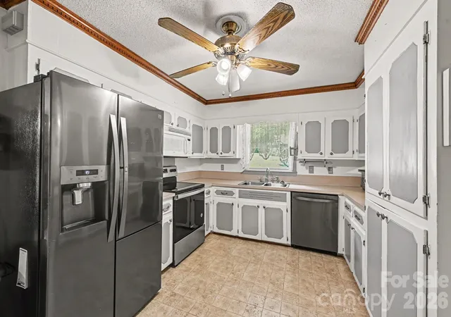 Photo 4 of Sale Pending at 141 Howie St, Mount Holly, NC 28120 | MLS# 4419633 | Listing updated on 2026-09-23