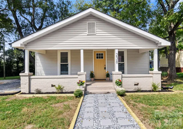 Photo 2 of Single family home for sale at 238 37th St Sw, Hickory, NC 28602 | MLS# 4419637 | Listing updated on 2026-09-05