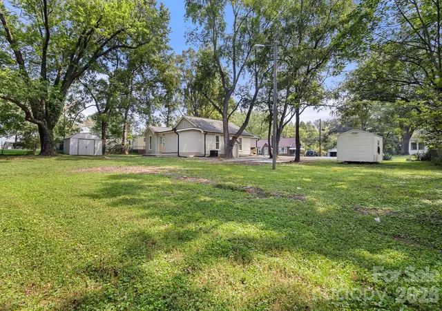 Photo 30 of Single family home for sale at 238 37th St Sw, Hickory, NC 28602 | MLS# 4419637 | Listing updated on 2026-09-05