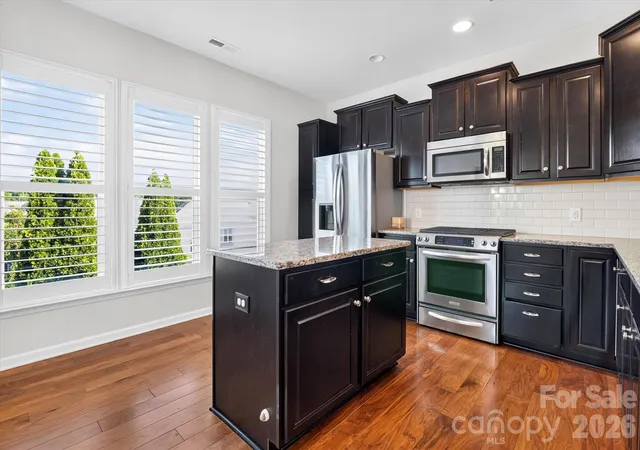 Photo 3 of Sale Pending at 20246 Dovekie Ln, Fort Mill, SC 29707 | MLS# 4419641 | Listing updated on 2026-09-15
