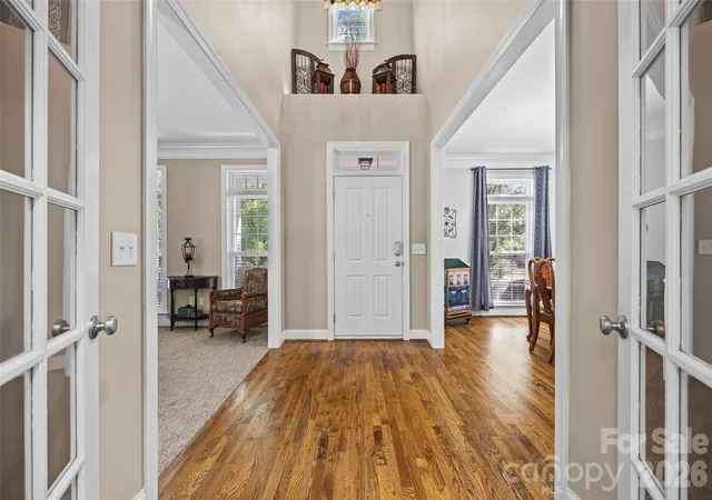 Photo 3 of Single family home for sale at 1063 Hunters Run Dr, Tega Cay, SC 29708 | MLS# 4419643 | Listing updated on 2026-09-21
