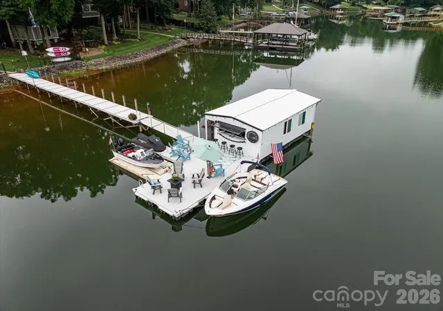 Photo 3 of Sale Pending at 3259 Miners Cove Ct, Denver, NC 28037 | MLS# 4419646 | Listing updated on 2026-10-03