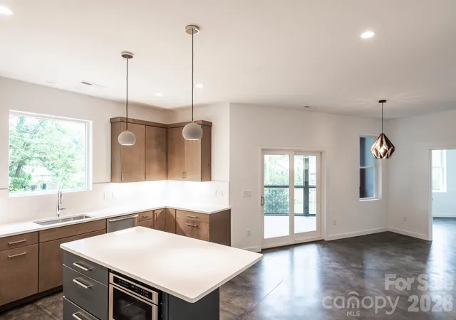 Photo 2 of Single family home for sale at 33 Spooks Branch Rd, Asheville, NC 28804 | MLS# 4419651 | Listing updated on 2026-10-06