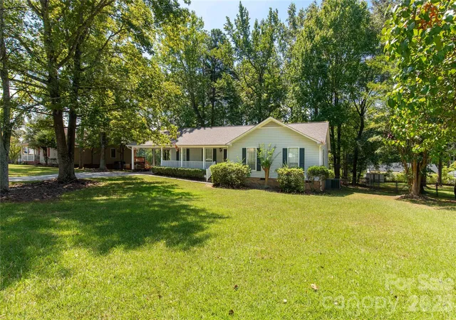 Photo 4 of Single family home for sale at 2274 White Pine Ct, Lancaster, SC 29720 | MLS# 4419652 | Listing updated on 2026-10-20