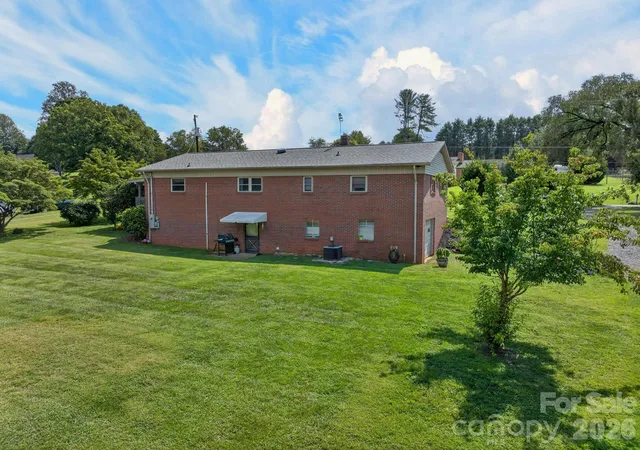 Single family home for sale at 2559 Sweetbriar Cir, Lenoir, NC 28645 | MLS# 4419656 | Listing updated on 2026-09-01