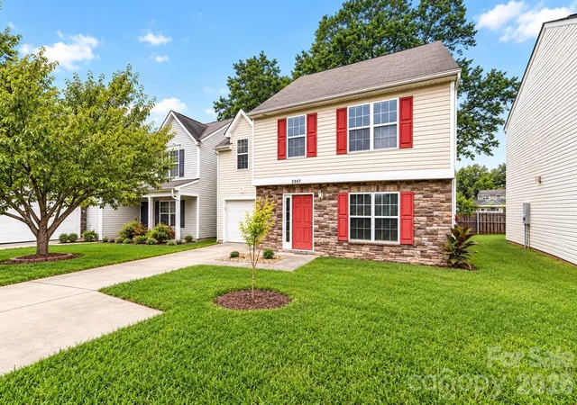 Photo 3 of Single family home for sale at 2507 Anna Garrison Rd, Charlotte, NC 28206 | MLS# 4419661 | Listing updated on 2026-08-30