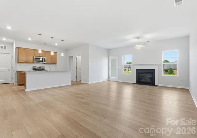 Photo 4 of Single family home for sale at 208 Rodeo Dr, Shelby, NC 28150 | MLS# 4419663 | Listing updated on 2026-10-20