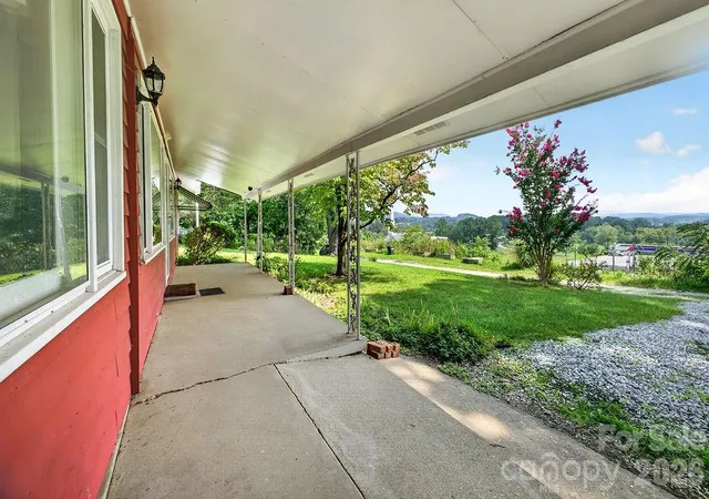 Photo 2 of Single family home for sale at 2409 Lucas St, Hendersonville, NC 28791 | MLS# 4419665 | Listing updated on 2026-09-01
