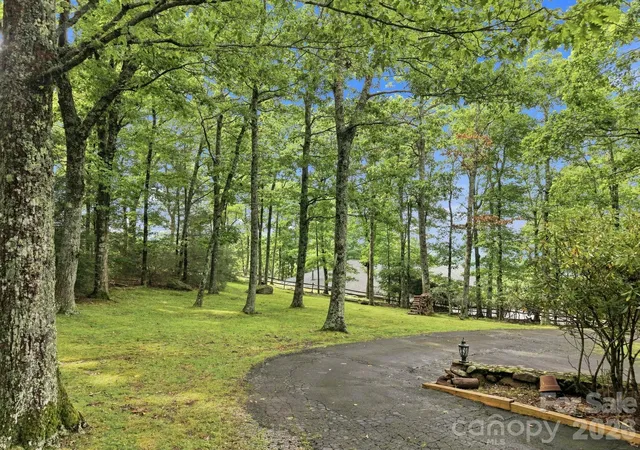 Photo 4 of Single family home for sale at 765 Oak Ridge Dr, Boone, NC 28607 | MLS# 4419667 | Listing updated on 2026-09-03