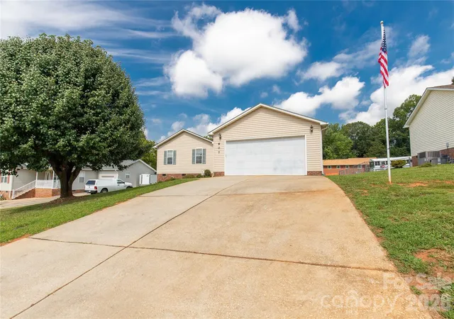 Photo 1 of Sale Pending at 607 Helms Dr, Lowell, NC 28098 | MLS# 4419669 | Listing updated on 2026-09-22