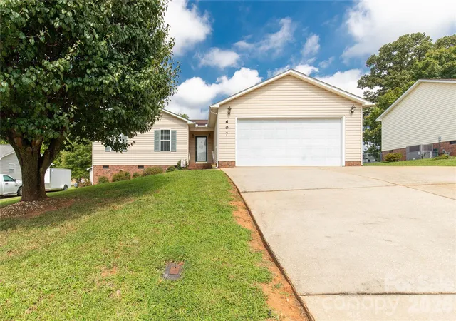 Photo 3 of Sale Pending at 607 Helms Dr, Lowell, NC 28098 | MLS# 4419669 | Listing updated on 2026-09-22