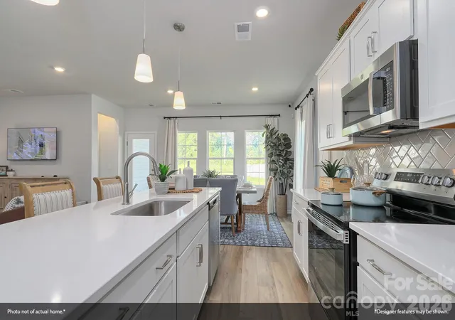 Photo 3 of Single family home for sale at 209 Rodeo Dr, Shelby, NC 28150 | MLS# 4419674 | Listing updated on 2026-10-20