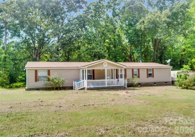 Photo 3 of Single family home for sale at 6010 Hightower Rd, Fort Lawn, SC 29714 | MLS# 4419683 | Listing updated on 2026-09-01