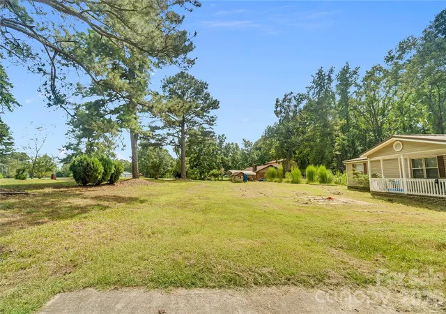Photo 4 of Single family home for sale at 6010 Hightower Rd, Fort Lawn, SC 29714 | MLS# 4419683 | Listing updated on 2026-09-01