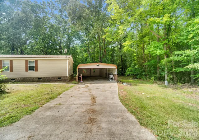 Photo 5 of Single family home for sale at 6010 Hightower Rd, Fort Lawn, SC 29714 | MLS# 4419683 | Listing updated on 2026-09-01