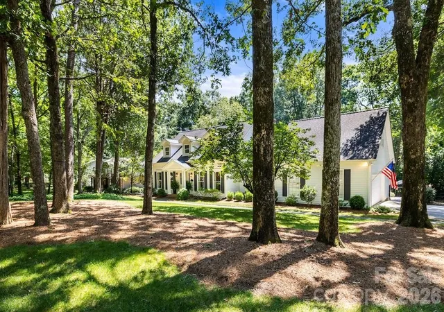 Photo 3 of Sale Pending at 4234 Rotunda Rd, Charlotte, NC 28226 | MLS# 4419685 | Listing updated on 2026-10-08
