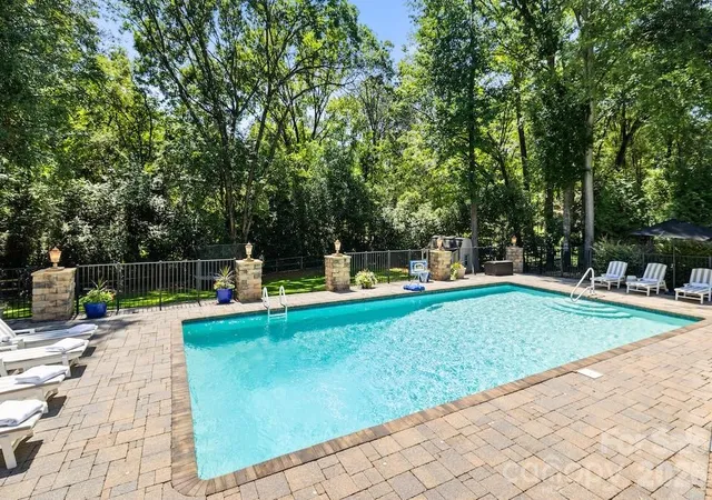 Photo 3 of Sale Pending at 4234 Rotunda Rd, Charlotte, NC 28226 | MLS# 4419685 | Listing updated on 2026-10-08
