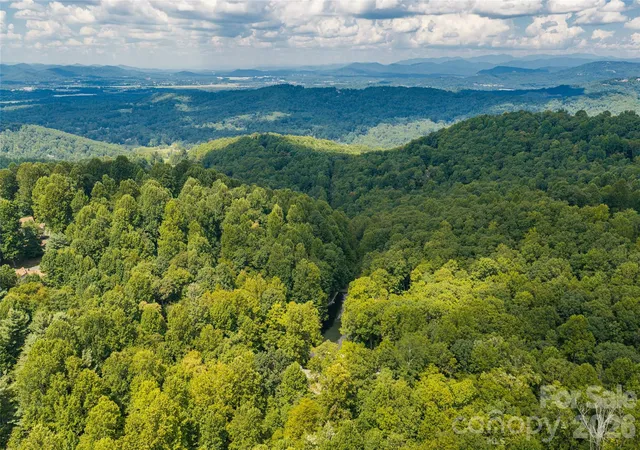 Photo 3 of Single family home for sale at 3999 Laurel Park Hwy, Hendersonville, NC 28739 | MLS# 4419689 | Listing updated on 2026-09-22