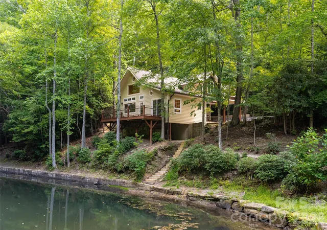 Photo 4 of Single family home for sale at 3999 Laurel Park Hwy, Hendersonville, NC 28739 | MLS# 4419689 | Listing updated on 2026-09-22