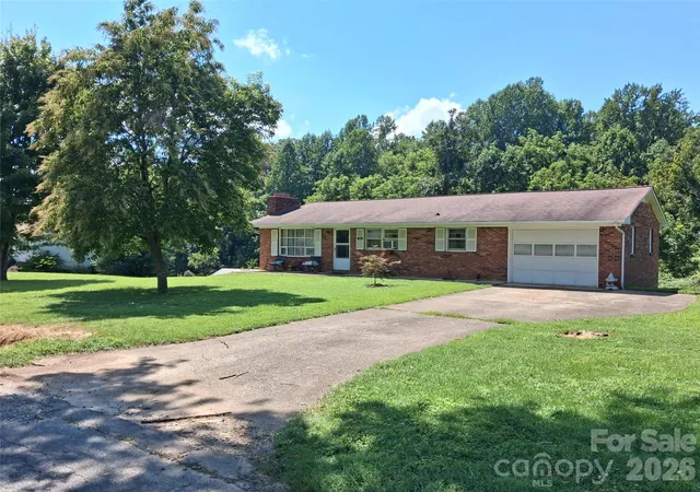 Photo 1 of Single family home for sale at 114 Ashworth Cir, Marion, NC 28752 | MLS# 4419710 | Listing updated on 2026-08-31