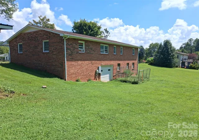 Photo 2 of Single family home for sale at 114 Ashworth Cir, Marion, NC 28752 | MLS# 4419710 | Listing updated on 2026-08-31