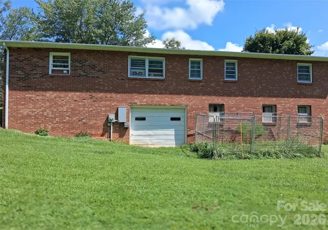 Photo 3 of Single family home for sale at 114 Ashworth Cir, Marion, NC 28752 | MLS# 4419710 | Listing updated on 2026-08-31