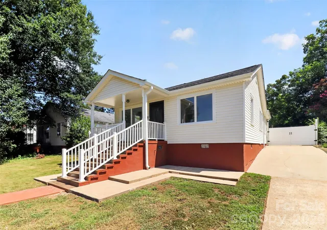 Photo 3 of Single family home for sale at 1142 Eisenhower Rd, Rock Hill, SC 29730 | MLS# 4419721 | Listing updated on 2026-09-04