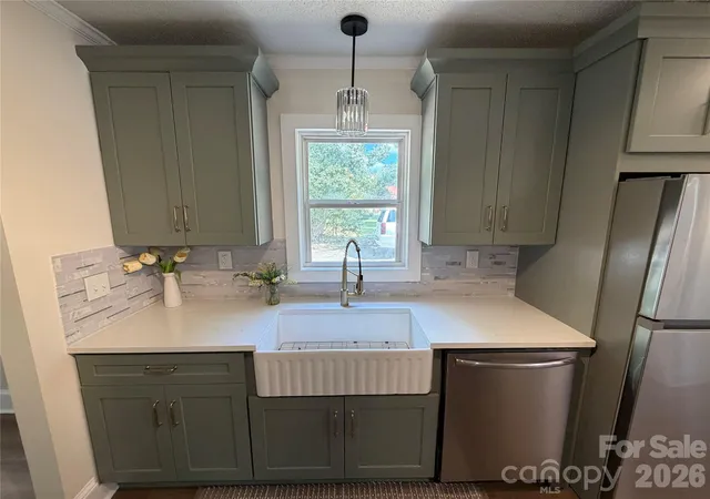 Photo 2 of Single family home for sale at 609 Durham Ave, Statesville, NC 28677 | MLS# 4419733 | Listing updated on 2026-09-16