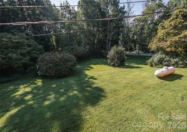 Photo 3 of Single family home for sale at 136 Marion St, Marion, NC 28752 | MLS# 4419755 | Listing updated on 2026-10-07