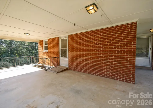 Photo 3 of Single family home for sale at 136 Marion St, Marion, NC 28752 | MLS# 4419755 | Listing updated on 2026-10-07