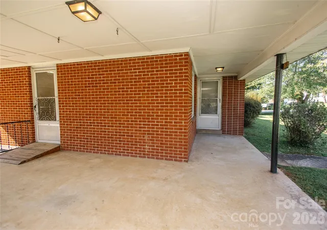 Photo 4 of Single family home for sale at 136 Marion St, Marion, NC 28752 | MLS# 4419755 | Listing updated on 2026-10-07