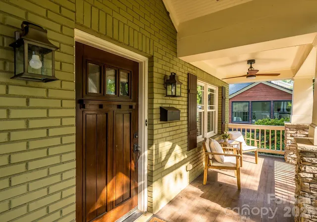 Photo 3 of Single family home for sale at 3016 Somerset Dr, Charlotte, NC 28209 | MLS# 4419759 | Listing updated on 2026-10-18