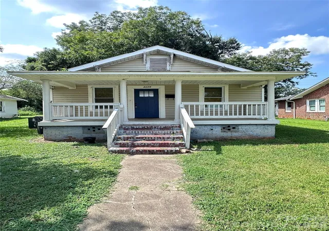 Photo 1 of Sale Pending at 2228 Camp Greene St, Charlotte, NC 28208 | MLS# 4419768 | Listing updated on 2026-09-12