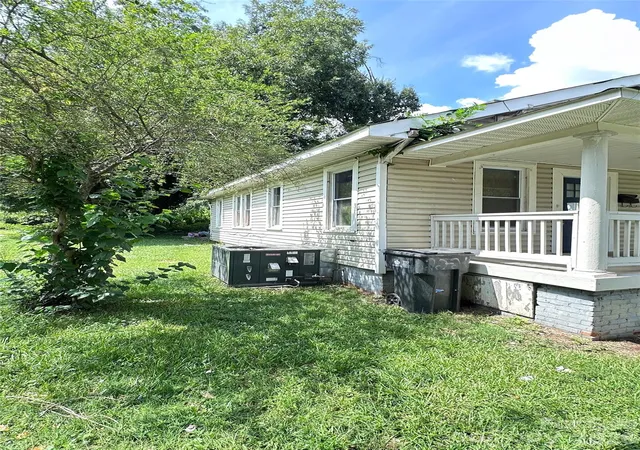 Photo 18 of Sale Pending at 2228 Camp Greene St, Charlotte, NC 28208 | MLS# 4419768 | Listing updated on 2026-09-12