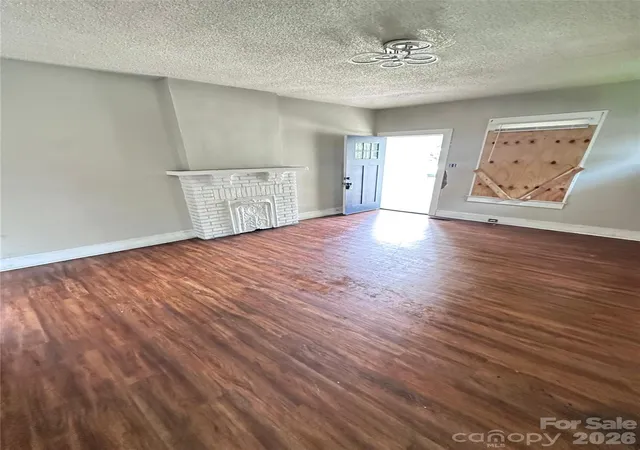 Photo 2 of Sale Pending at 2228 Camp Greene St, Charlotte, NC 28208 | MLS# 4419768 | Listing updated on 2026-09-12
