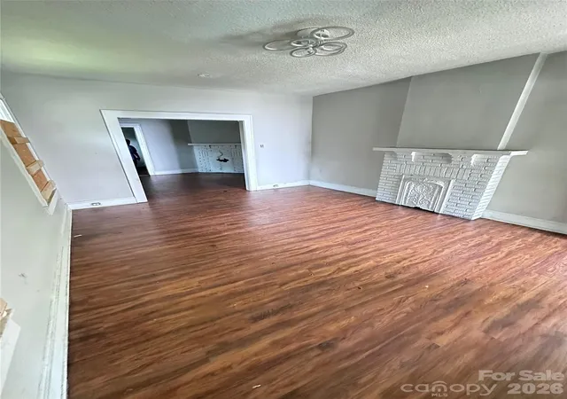 Photo 3 of Sale Pending at 2228 Camp Greene St, Charlotte, NC 28208 | MLS# 4419768 | Listing updated on 2026-09-12
