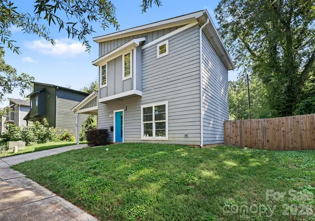 Photo 2 of Single family home for sale at 1522 Wembley Dr, Charlotte, NC 28205 | MLS# 4419781 | Listing updated on 2026-10-16
