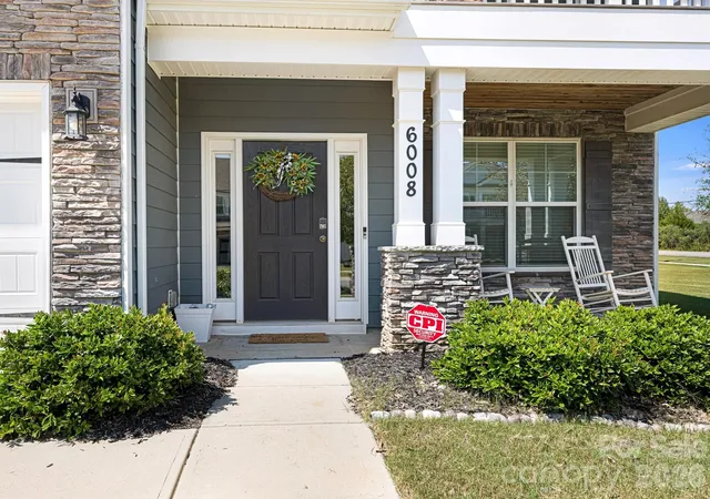 Photo 2 of Single family home for sale at 6008 Hampstead Pond Ln, Matthews, NC 28105 | MLS# 4419795 | Listing updated on 2026-10-07