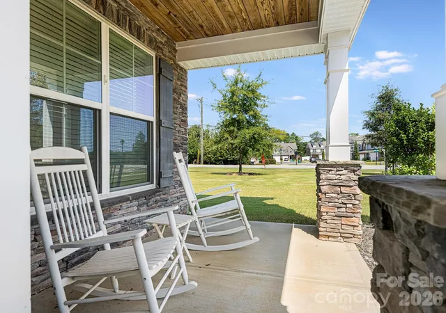 Photo 3 of Single family home for sale at 6008 Hampstead Pond Ln, Matthews, NC 28105 | MLS# 4419795 | Listing updated on 2026-10-07