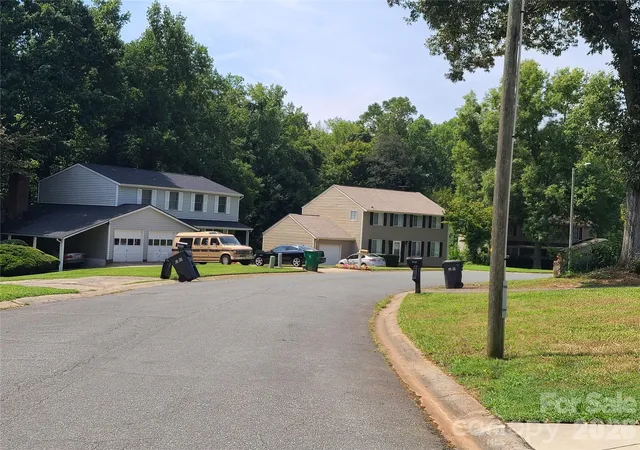 Photo 2 of Single family home for sale at 4809 Garvis Dr #20, Charlotte, NC 28269 | MLS# 4419806 | Listing updated on 2026-09-01